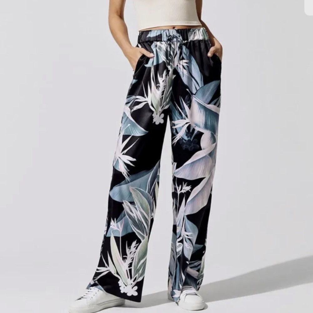 NWT Carbon38 Silky Wide Leg Pants